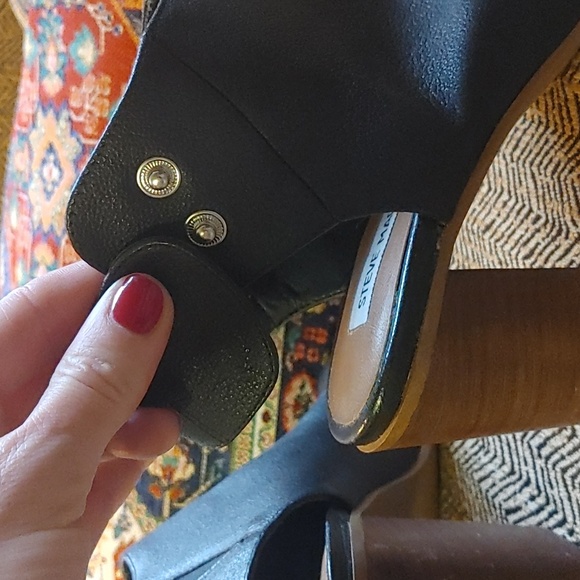 Peekaboo Toe Leather Heels - Picture 4 of 8